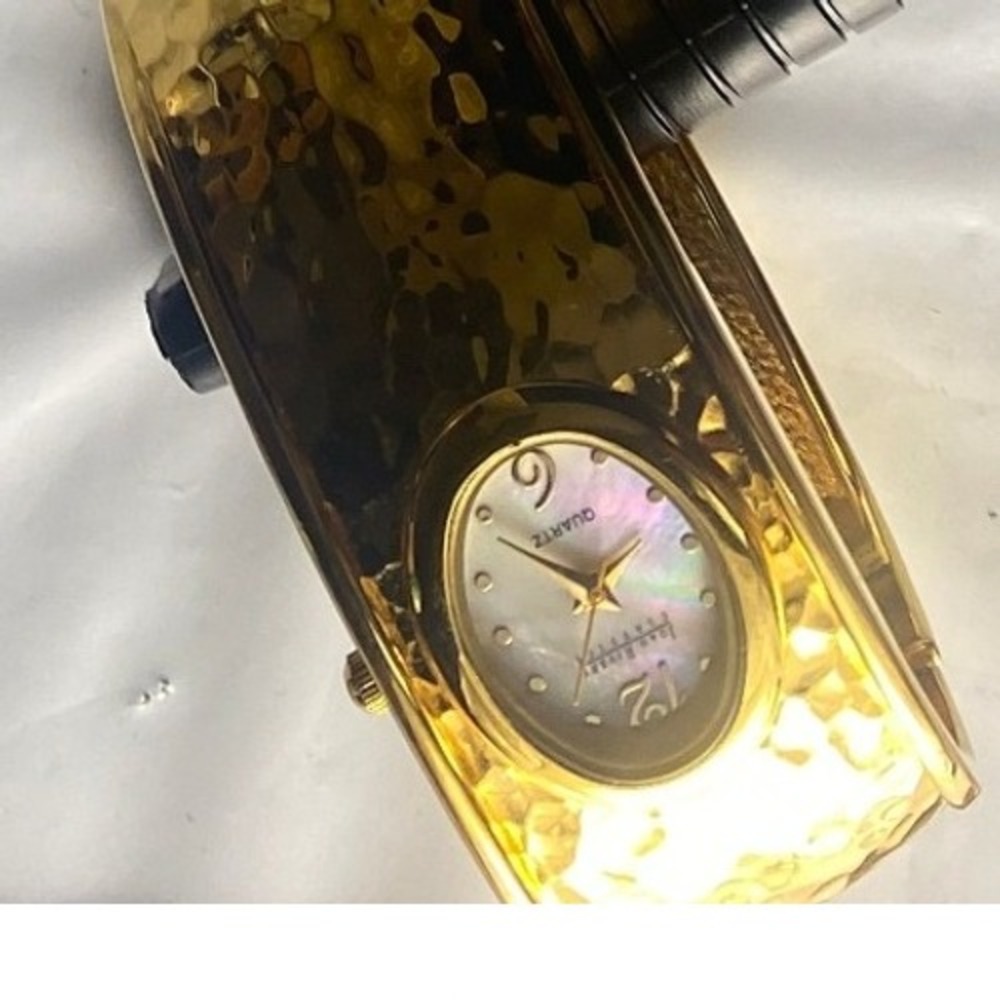 Vintage Gold Tone Hammered Bangle Cuff Watch Women's‎